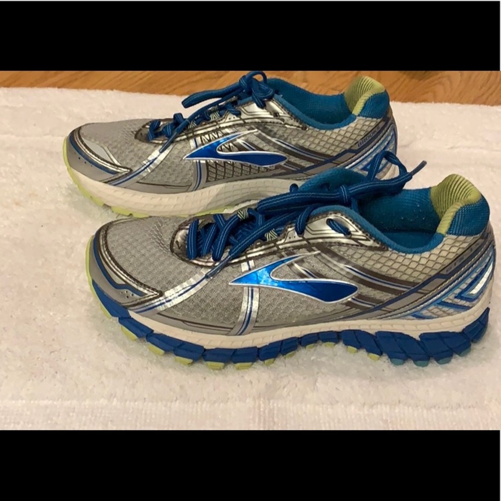 Adrenaline GTS sneaker, gently worn